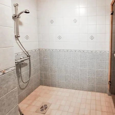 Party In The Center Of Διαμέρισμα